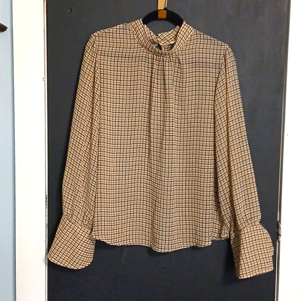 Long sleeve Belle cuff blouse size XX large